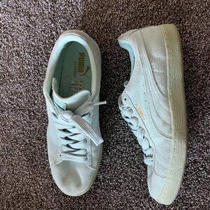 Mint Suede Pumas